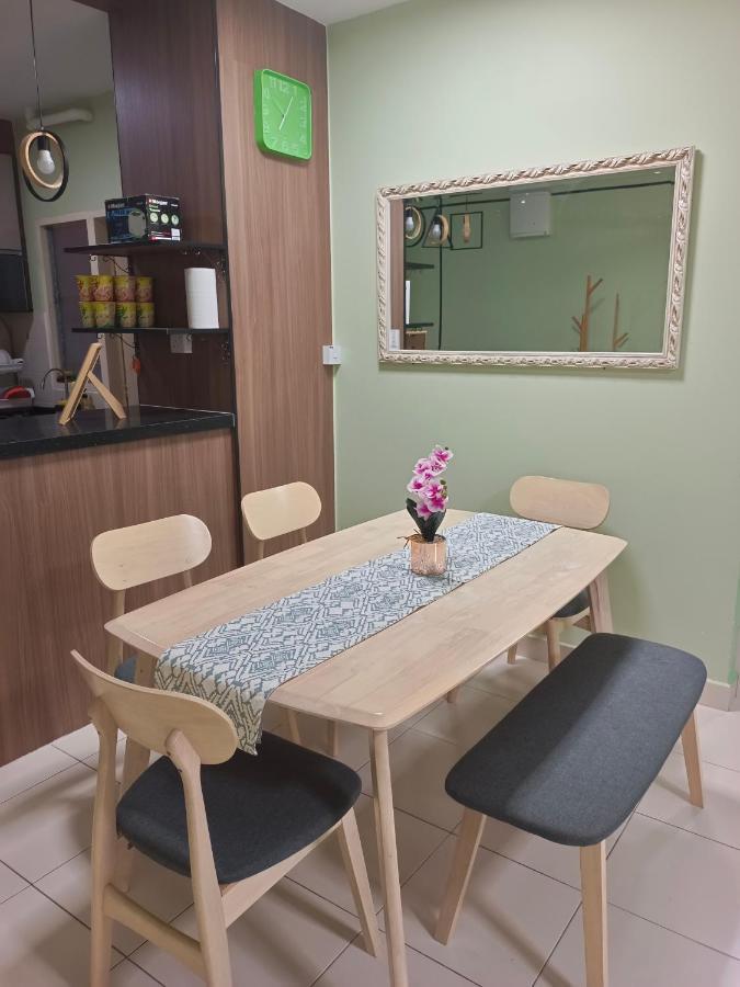 Nena Homestay Setia Alam, Air Conditioned, High Speed Internet Shah Alam Exteriér fotografie