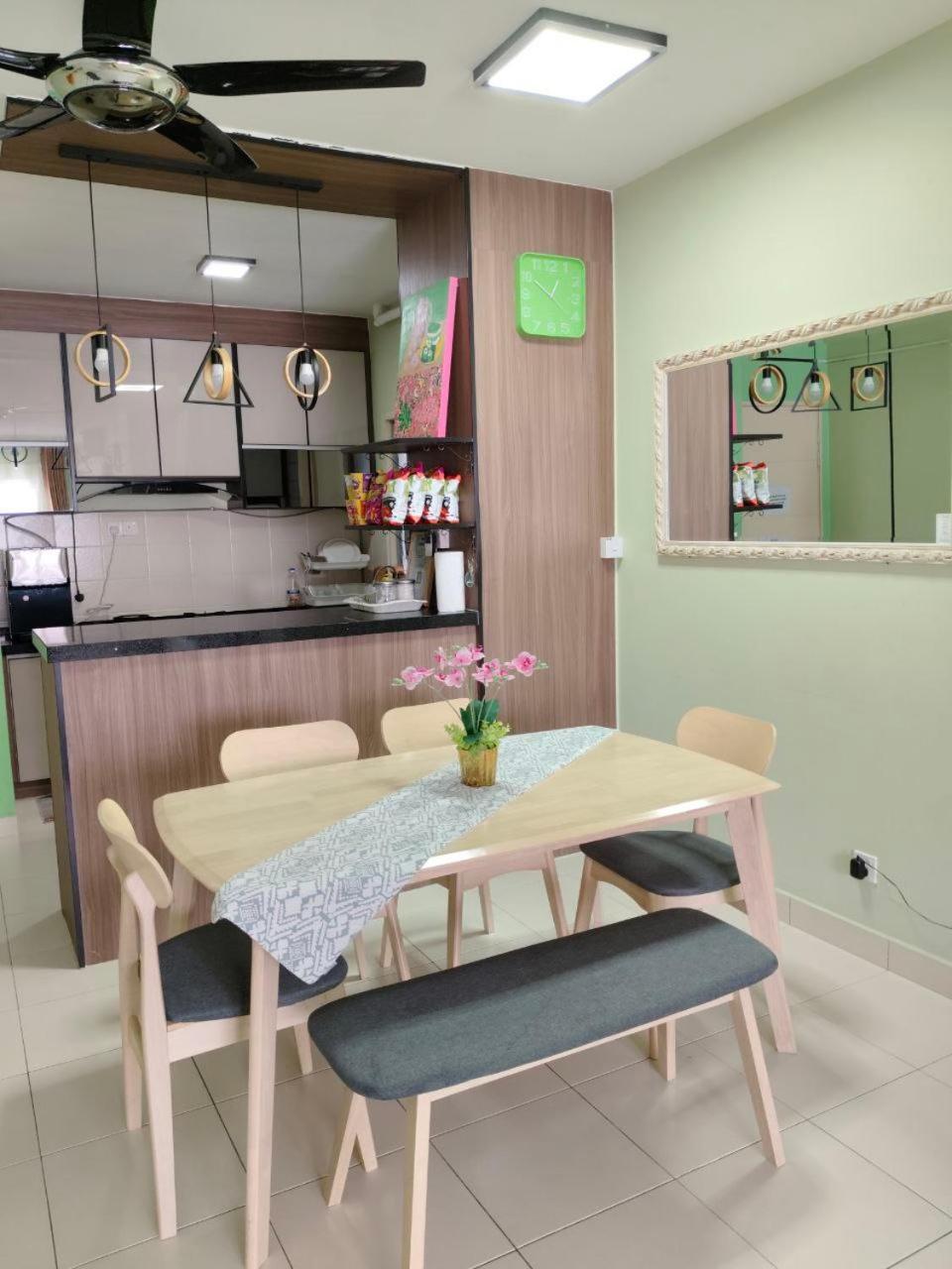 Nena Homestay Setia Alam, Air Conditioned, High Speed Internet Shah Alam Exteriér fotografie
